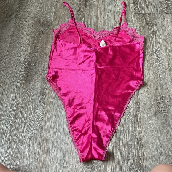 Vintage gold label Victoria's Secret hot Pink Chemise Satin teddy bodysuit - Picture 7 of 11